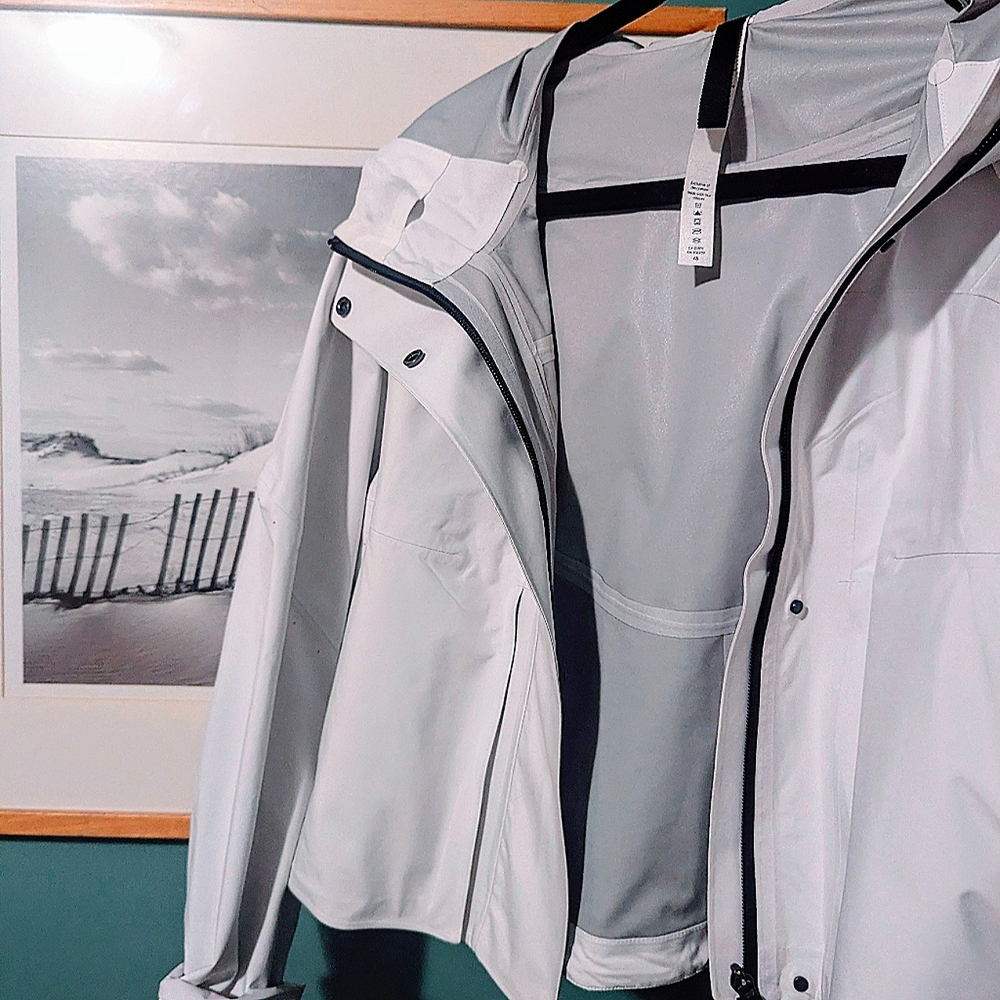 New W/O Tags! Lululemon White Rain Chaser Jacket